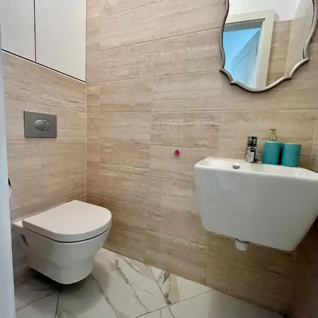 Margaret Bridge Apartment *